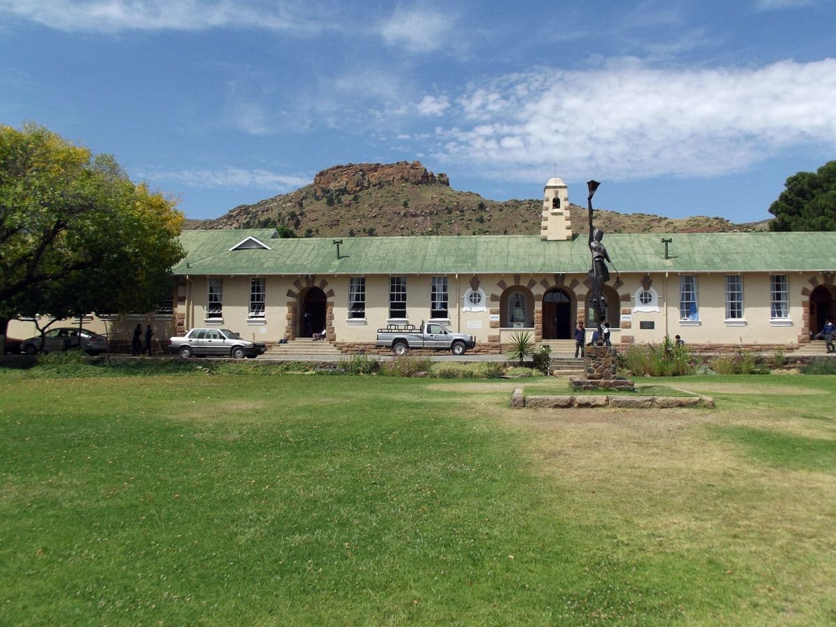 Lady Grey Arts Academy High School - Image 2