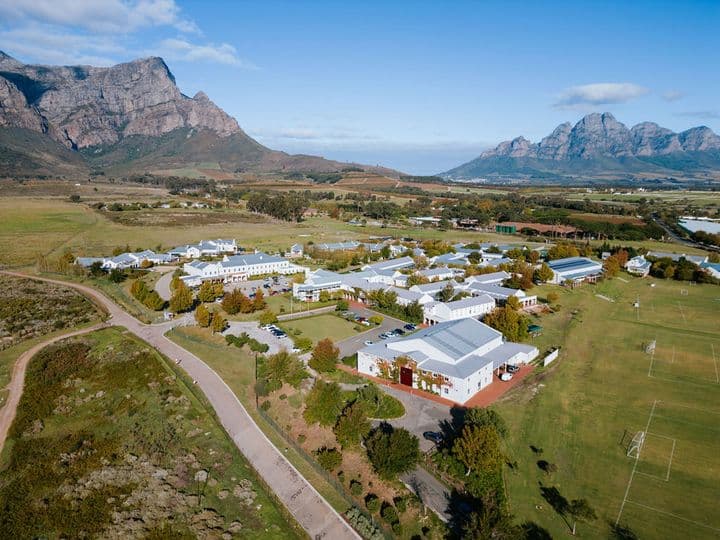 Bridge House College (High School) - Image 2